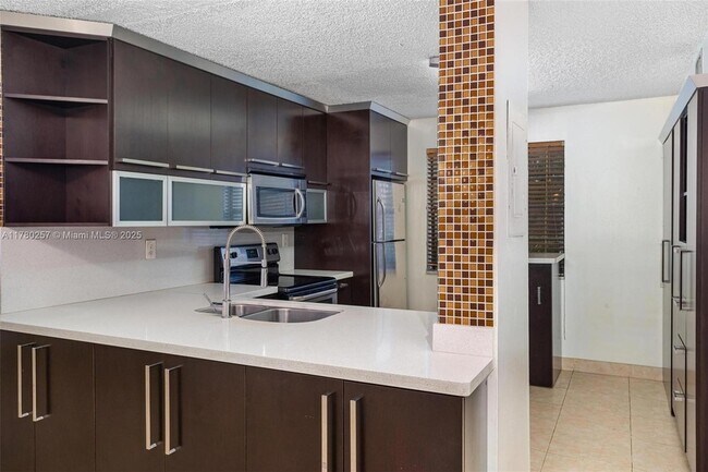 Building Photo - 3553 Magellan Cir