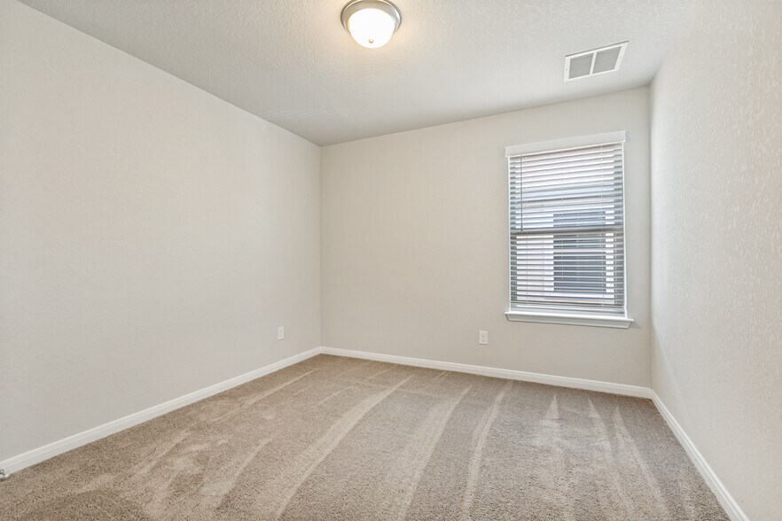 Building Photo - 9511 Bonito Falls Dr