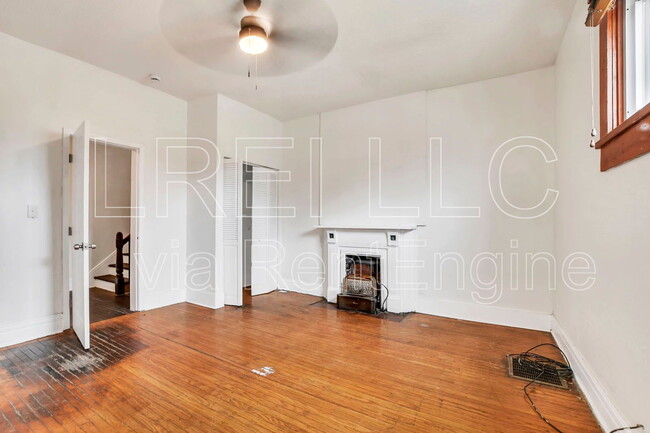 Building Photo - 1371 Olive St