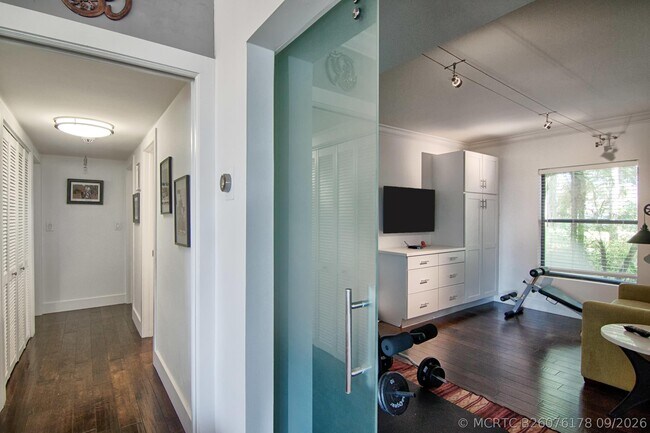 Building Photo - 2735 Polo Island Dr