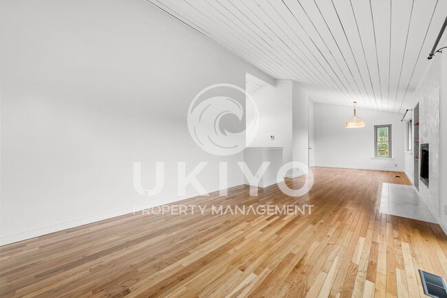 Building Photo - 8655 Skyline Blvd