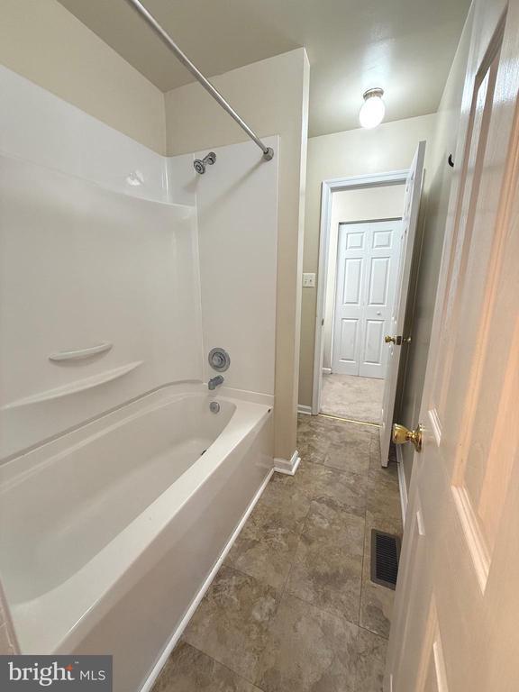 Building Photo - 103 Wind Ridge Dr