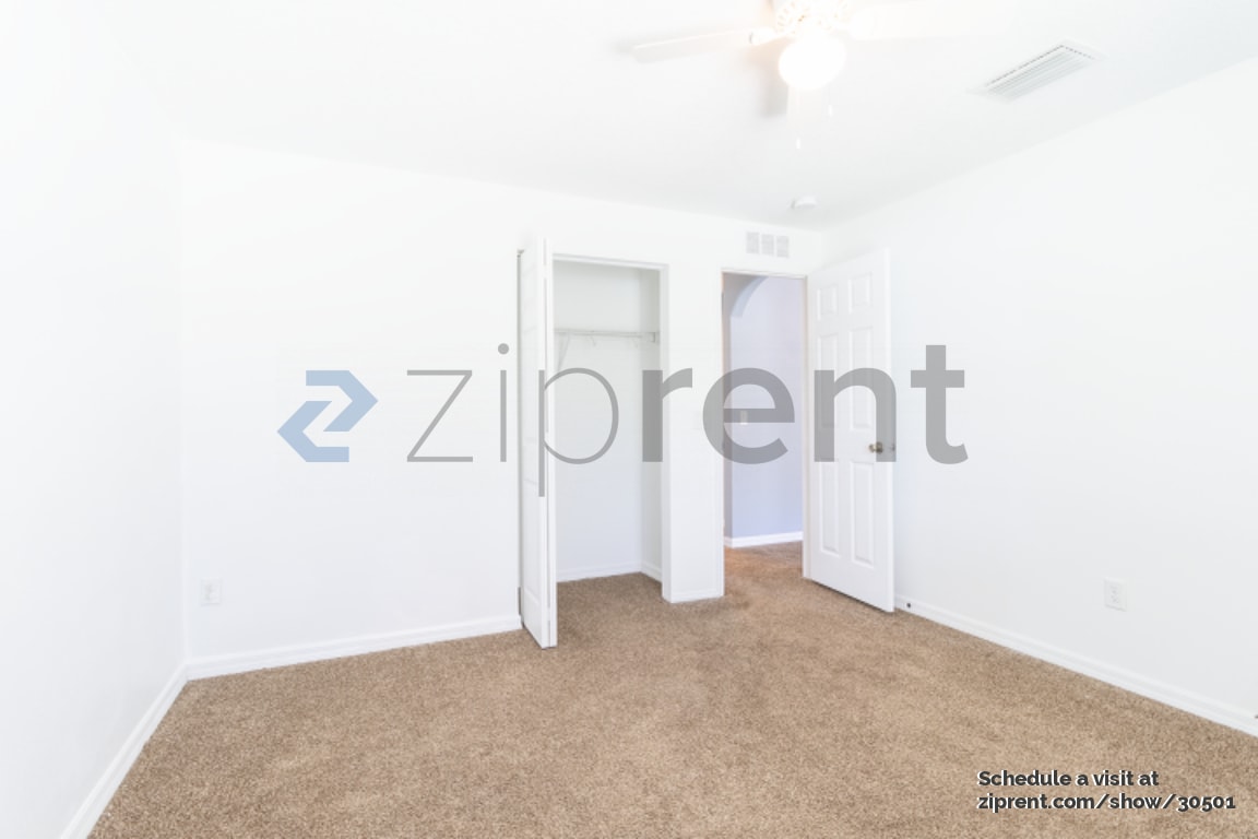 Building Photo - 1345 17th Ln SW