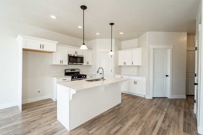 Building Photo - 4016 Big Horn Dr
