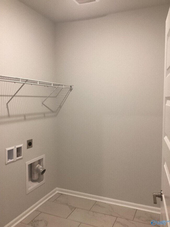 Building Photo - 104 Granby Ln