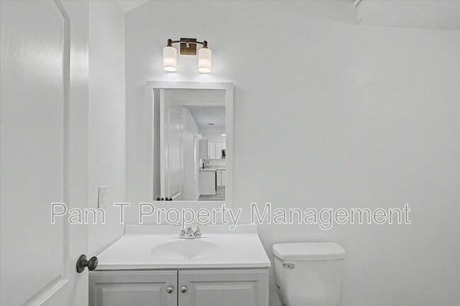 Building Photo - 1200 E 37th St