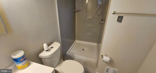 Building Photo - 5616 Old Temple Hill Rd