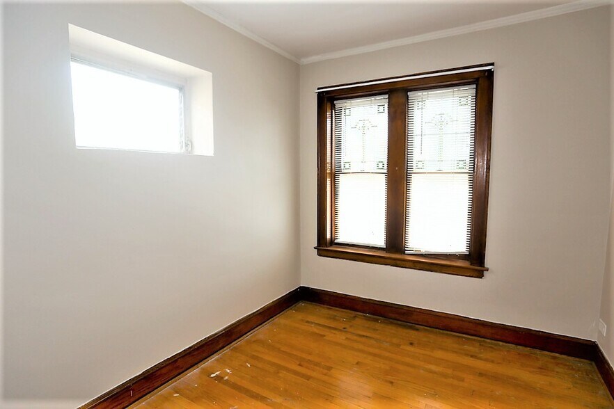 Building Photo - 3844 N Bernard St