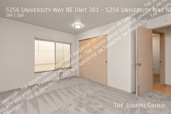 Building Photo - 5256 University Wy NE