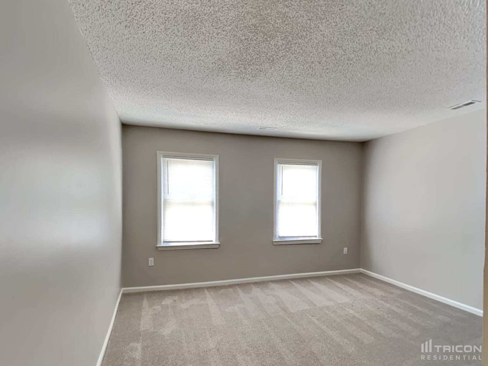 Building Photo - 7400 Palmetto Ct