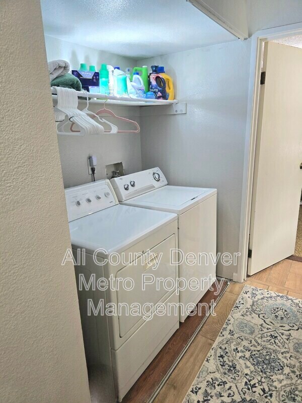 Building Photo - 447 Wright St