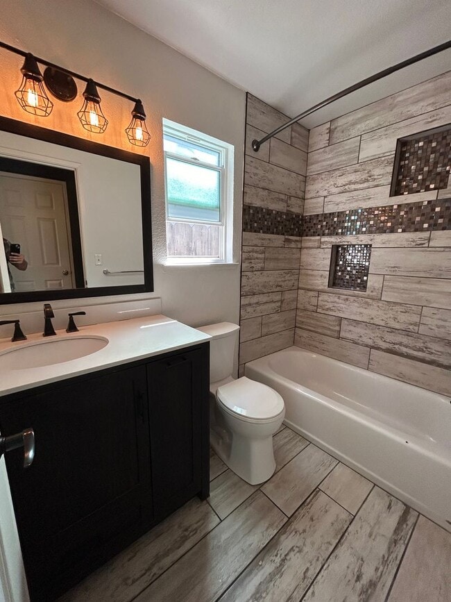 Building Photo - 3086 Beverly Ct