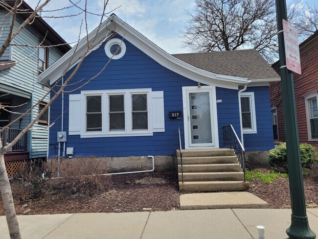 Building Photo - 517 E Johnson St