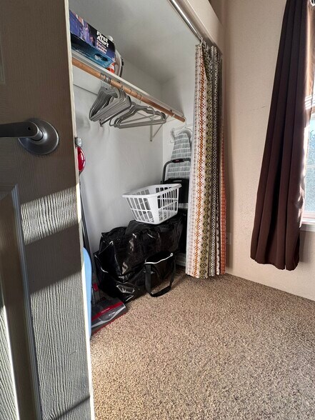 Additional bedding and laundry supplies! - 438 10th Ct