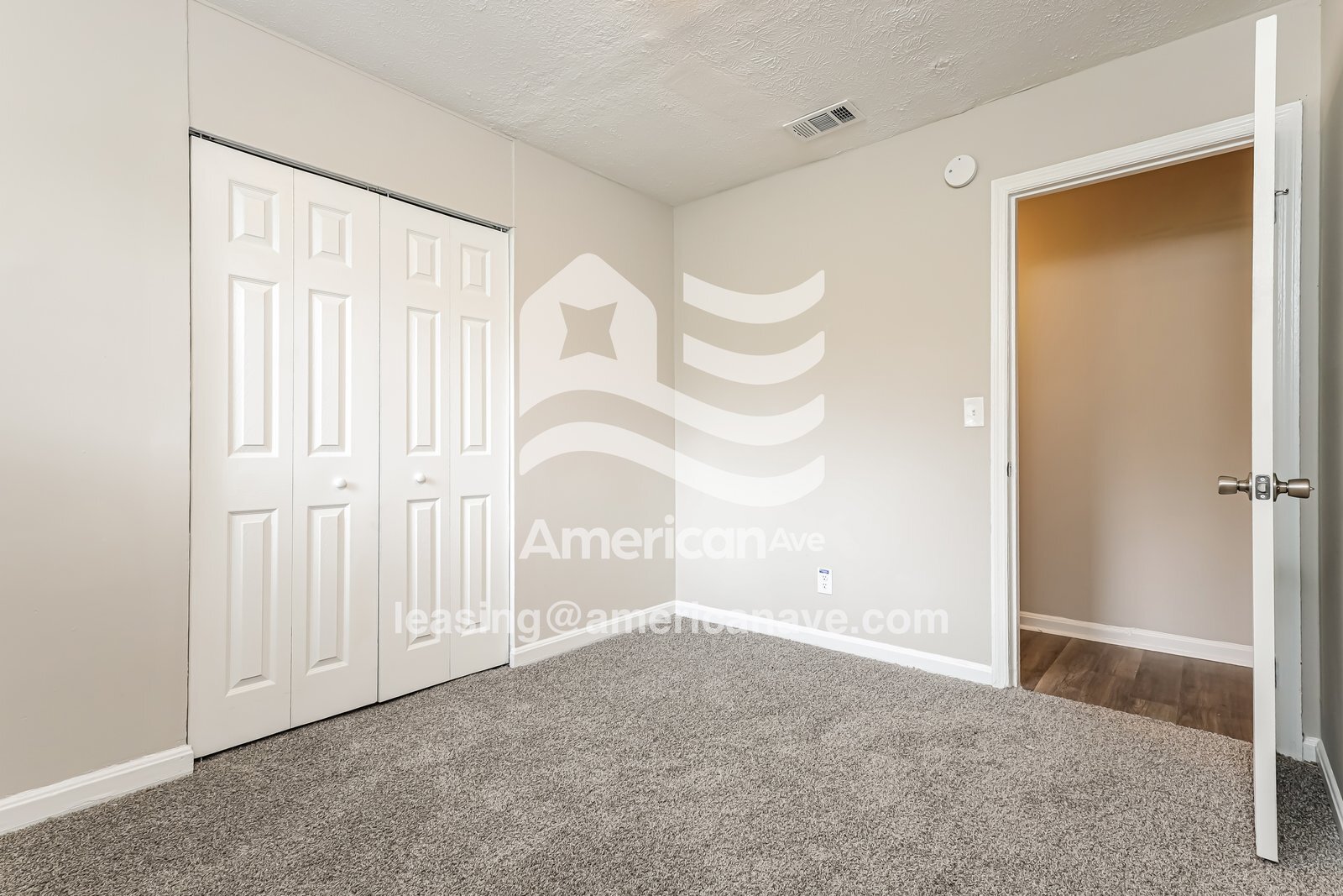 Building Photo - 915 Farwell Dr