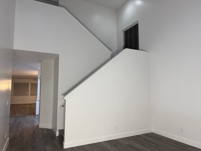 Building Photo - 42502 W Somerset Dr