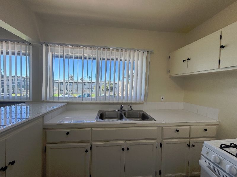 Building Photo - 700 N East End Ave