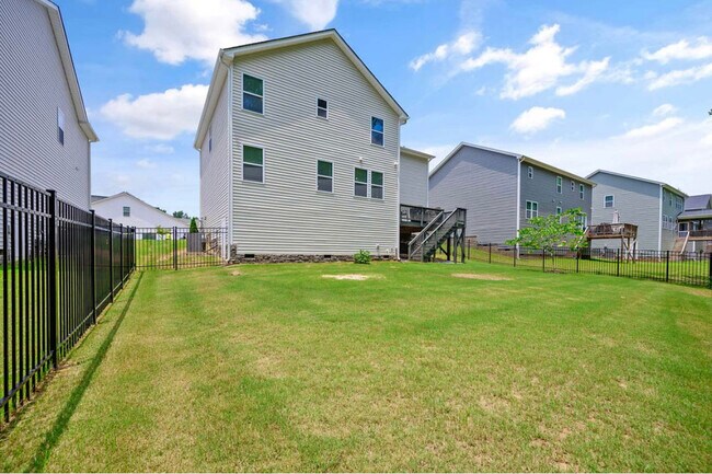 Building Photo - 155 Rossell Park Cir