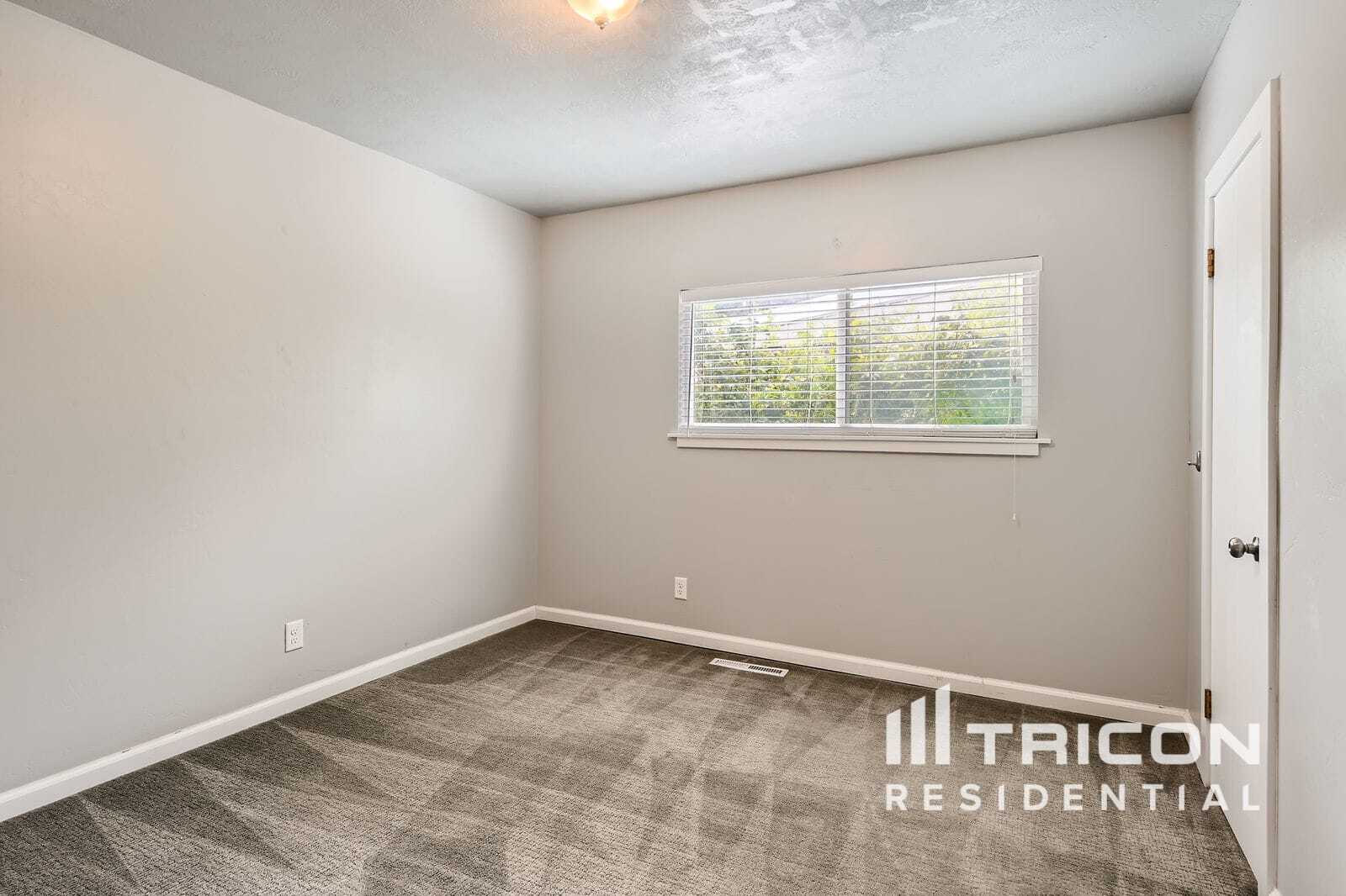 Building Photo - 6111 S 520 E