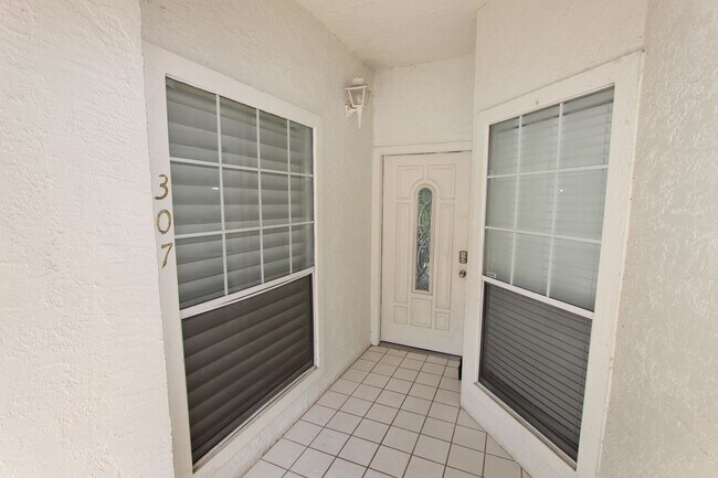 Building Photo - 451 Hamptoncrest Cir