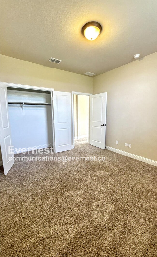 Building Photo - 2233 Zenith Ave