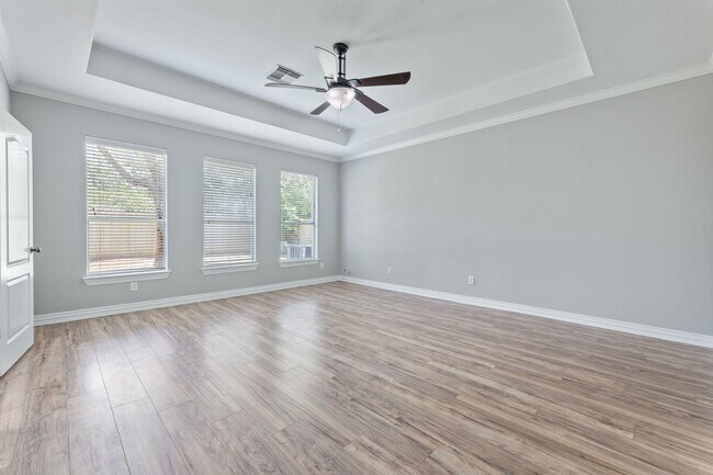 Building Photo - 1221 Torchwood Dr