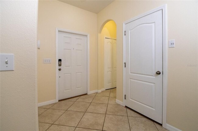 Building Photo - 12009 Greengate Dr