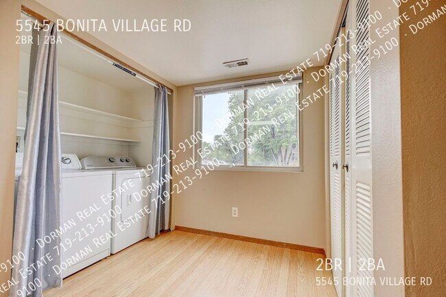 Building Photo - 5545 Bonita Village Rd