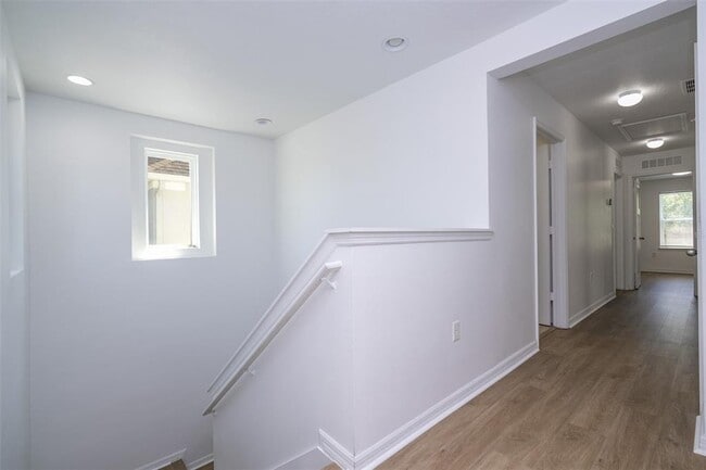 Building Photo - 133790 Ingelnook Dr