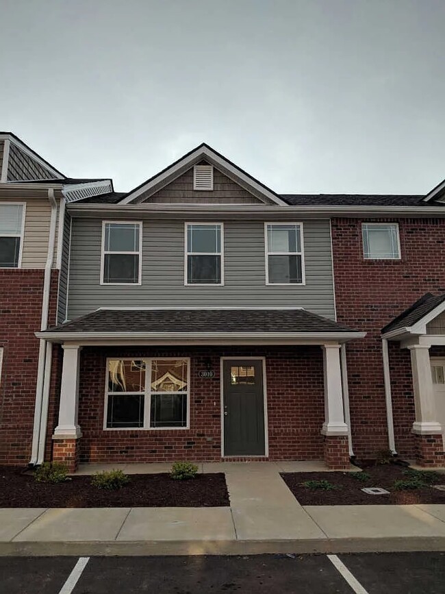 Building Photo - 3010 Bellflower Cir