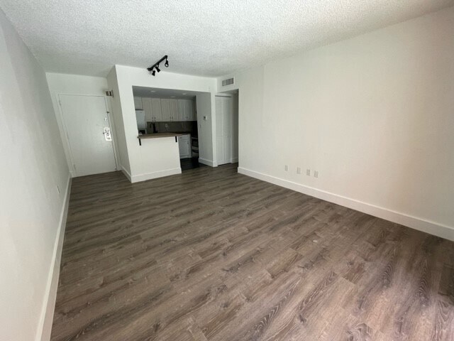 Building Photo - 4335 NW South Tamiami Canal Dr