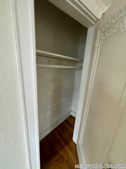 Building Photo - 63 Fellsway W