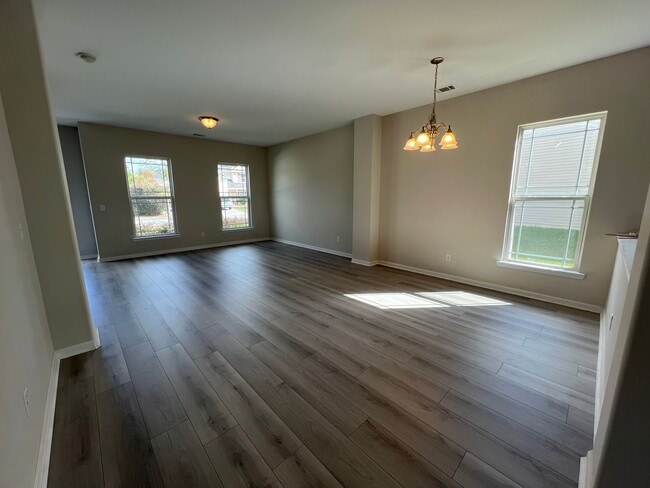 Building Photo - For rent in Bradley Point