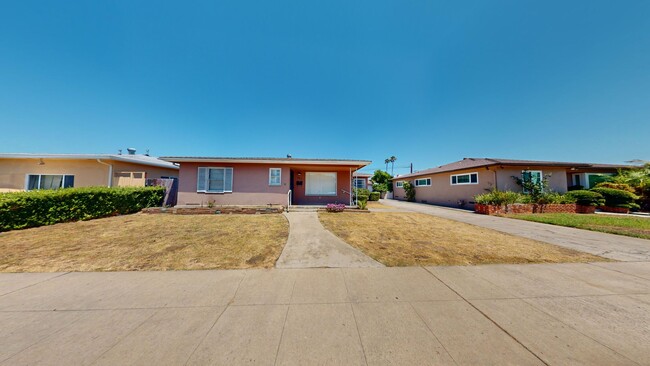 Building Photo - 4-Bedroom, 2-Bath Home Near SDSU – Availab...