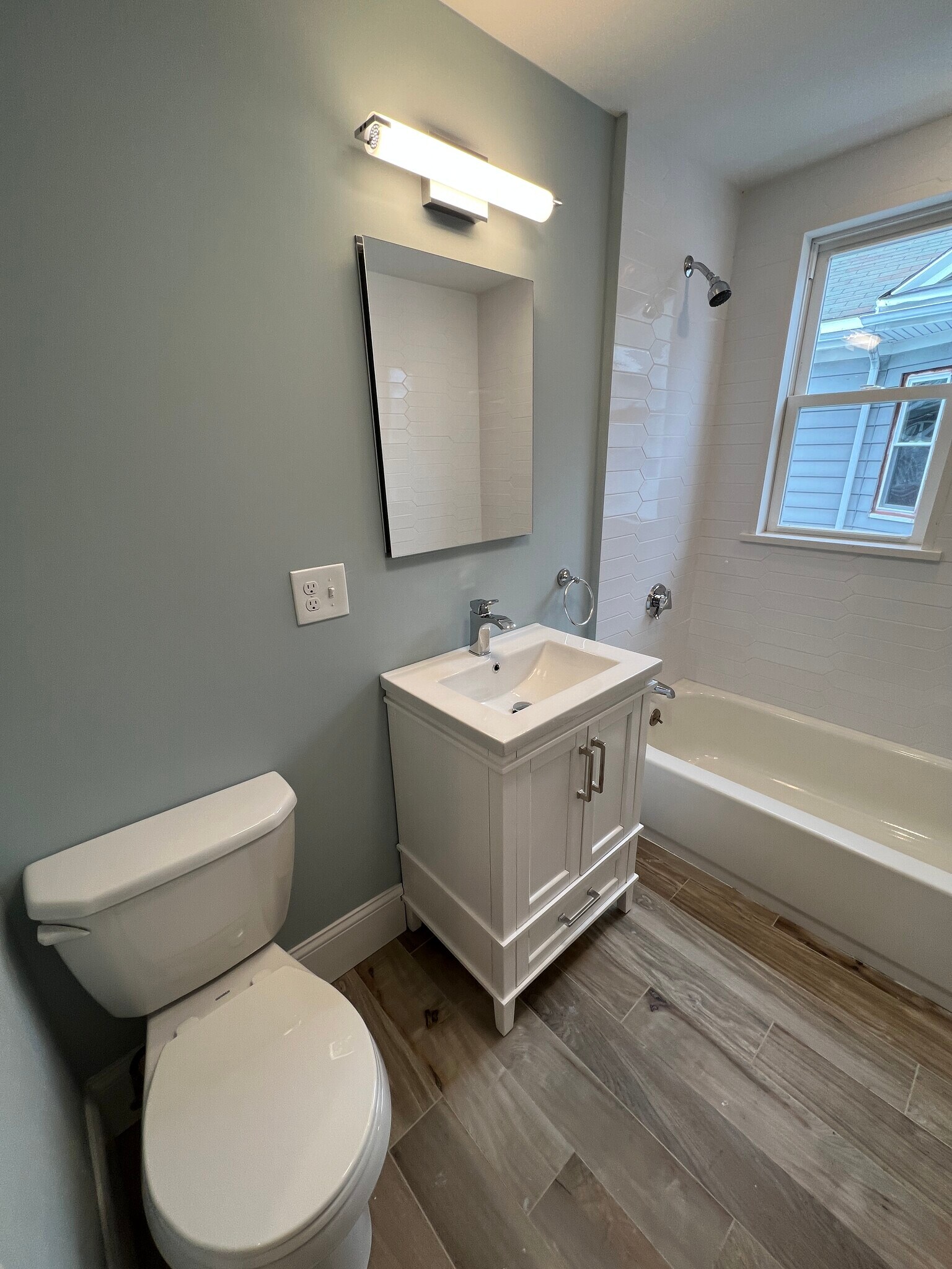 Building Photo - 12 Burnham St