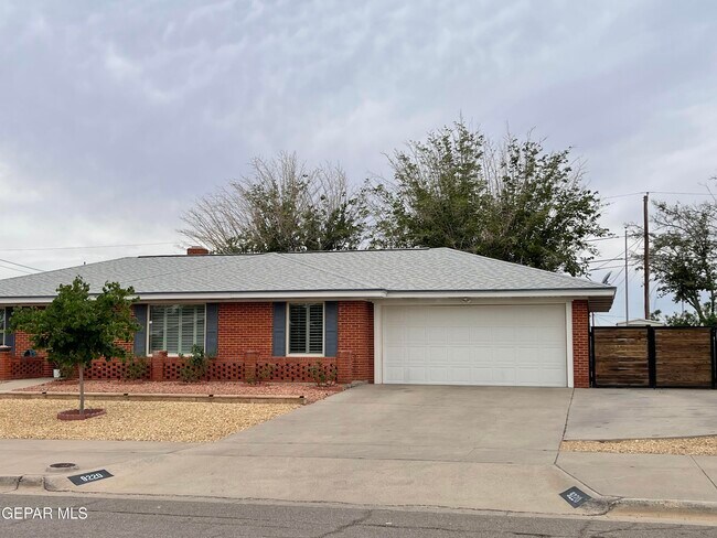 Building Photo - 9220 Lait Dr