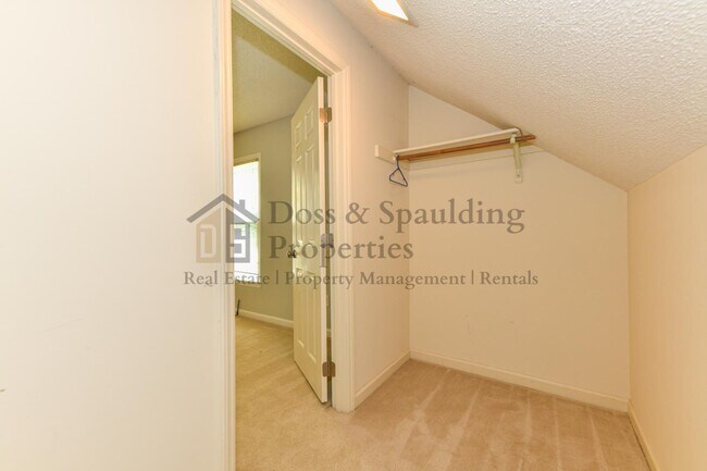 Building Photo - 500 Lindley Rd