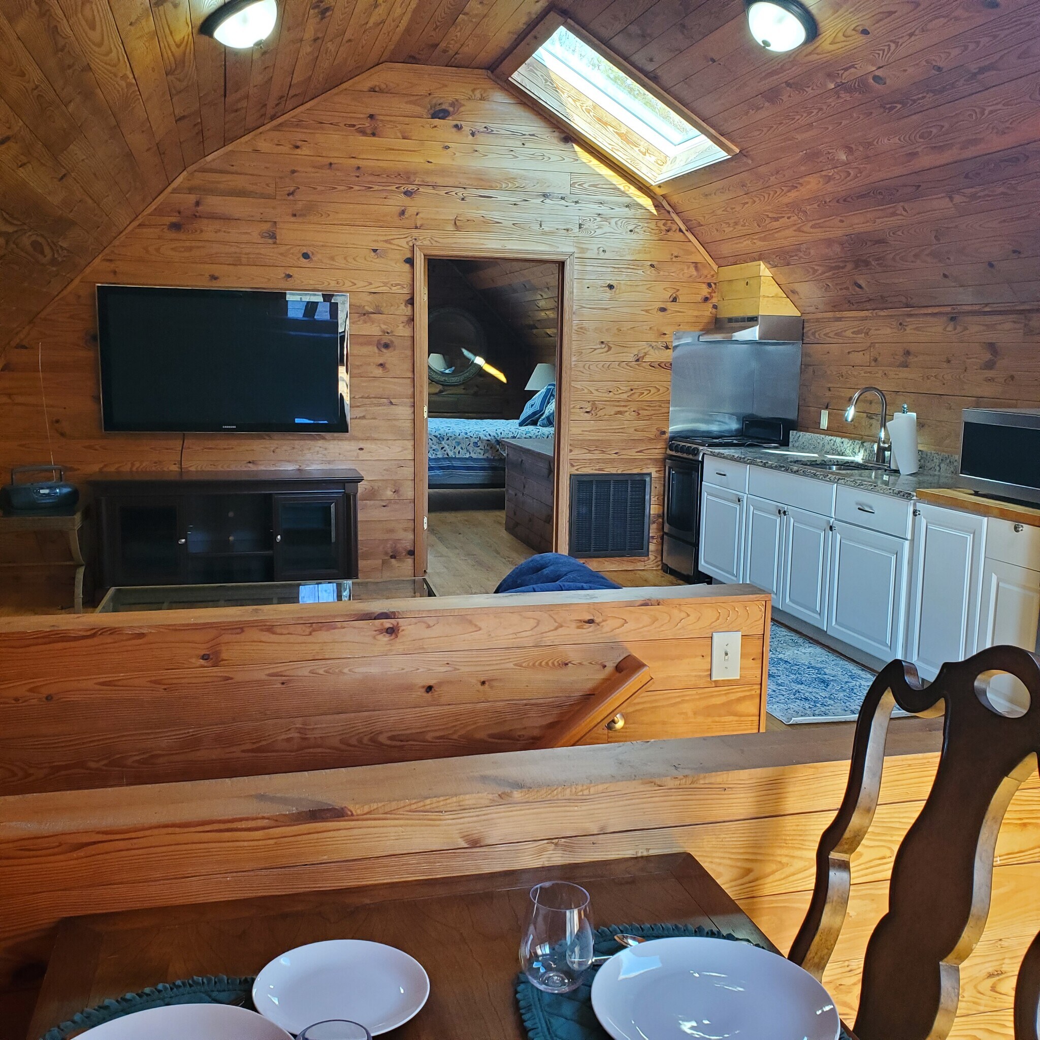 Kitchen - 1087 Walker Rd