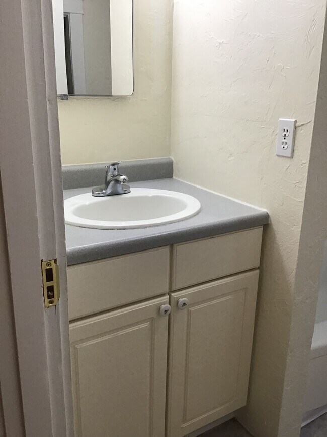 Building Photo - NW 5th