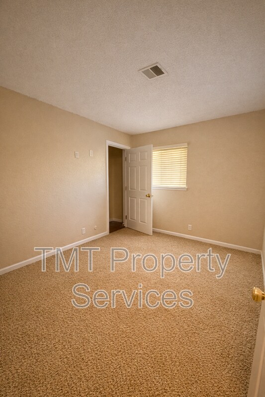 Building Photo - 2533 Stansberry Way