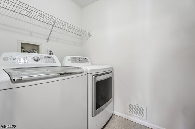 Building Photo - 52 Wildflower Ln