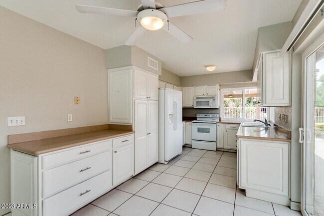 Building Photo - 5520 S Crows Nest Rd