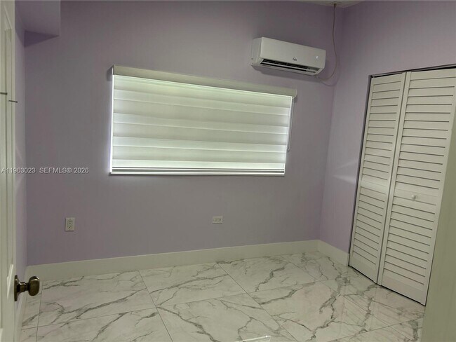 Building Photo - 6501 SW 34th St