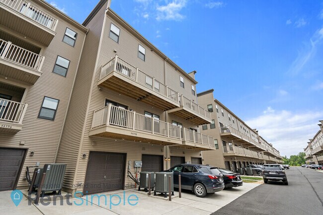 Building Photo - 44798 Tiverton Sq