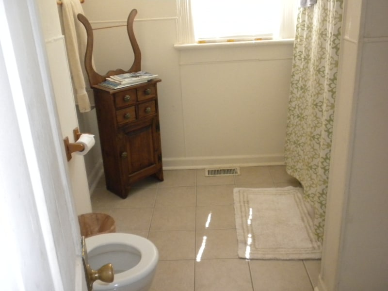 Building Photo - 18 Salbide Ave