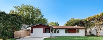 Building Photo - 11385 Earlywood Dr