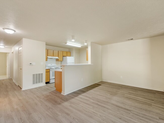 Building Photo - 3 Bedroom Limited Supply******Minutes from...