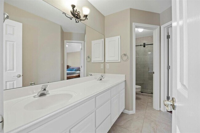 Building Photo - 10700 Hastings Ln