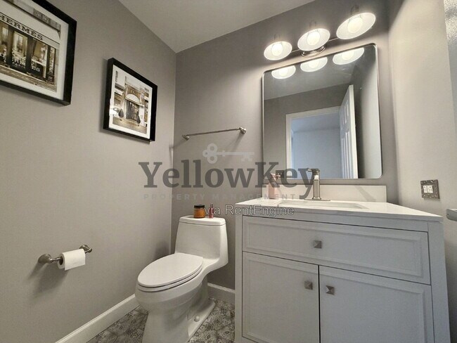 Building Photo - 11121 Indian Woods Dr