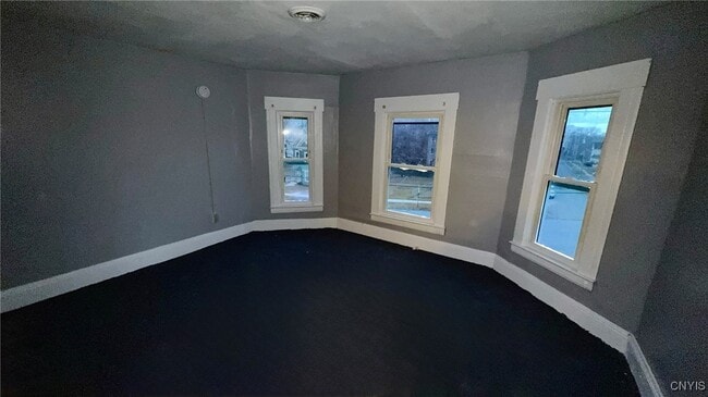 Building Photo - 367 Furman St